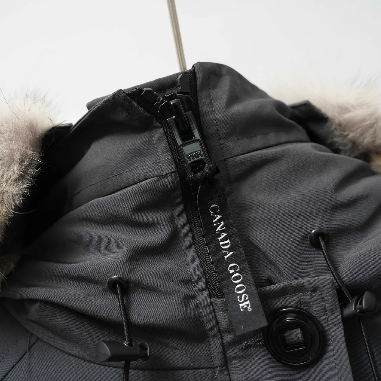 P720 CANADA GOOSE丨Canada Goose 02 hooded fur collar down jacket Color: Graphite Gray Size: XS-XL